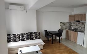 Sarah - City Apartment